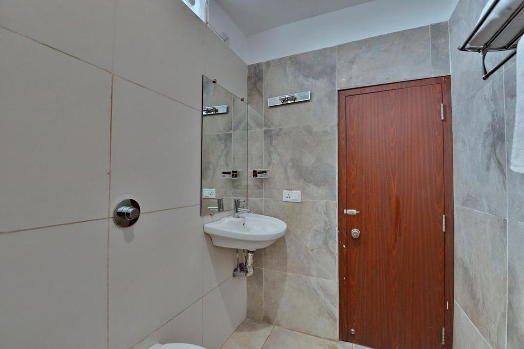 Hotel Silver Oak Bilāspur Dış mekan fotoğraf